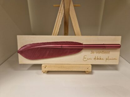 Houten bordje met fuchsia pen